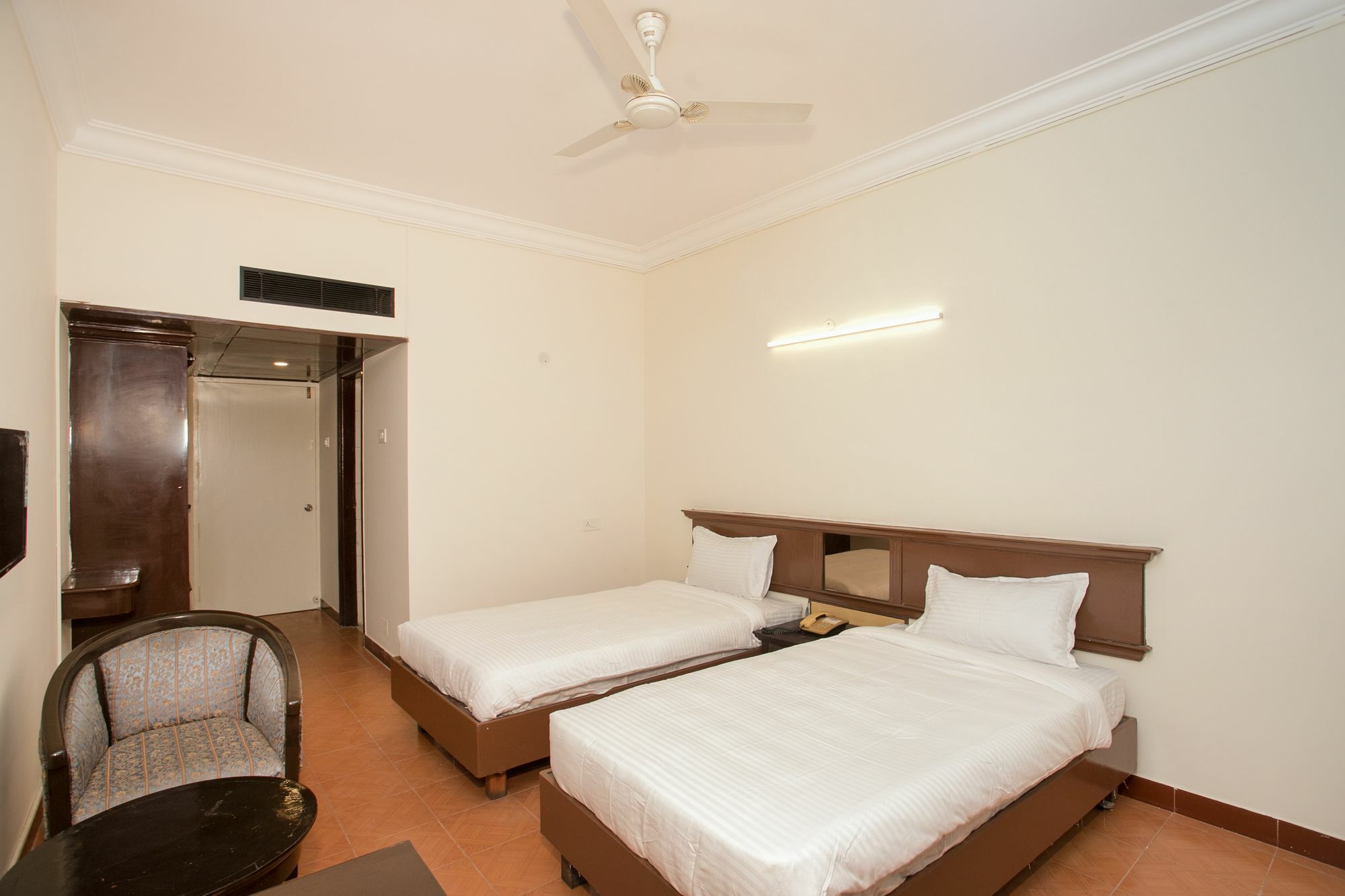 Hotel Golden Gates Bangalore Exterior foto